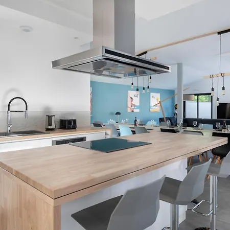 Дом отдыха Moderne Avec Piscine Pour 15 Personnes ! *