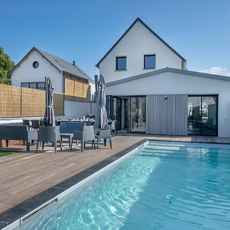 Дом отдыха Moderne Avec Piscine Pour 15 Personnes !